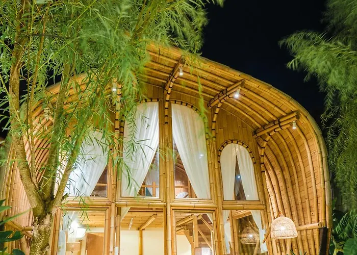 Curve Boutique Tanah Lot